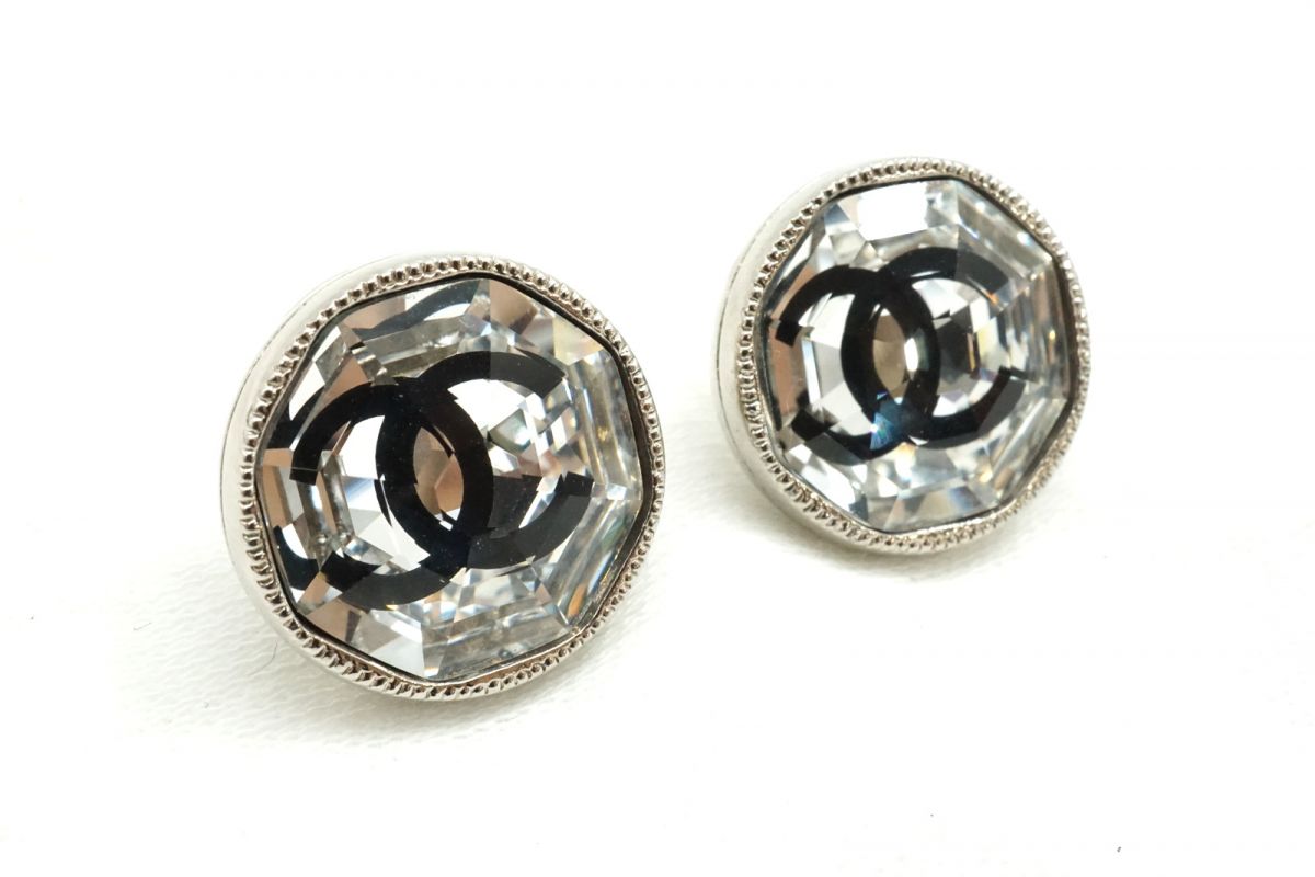 【CHANEL】 クラシック ロゴクリスタルピアス CHANEL】 クラシック ロゴクリスタルピアス (CHANEL/ピアス
