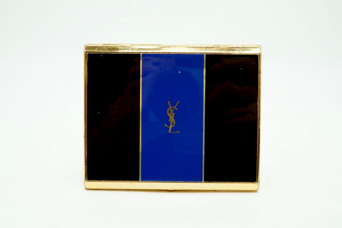 Yves Saint Laurent ロゴ　名刺入れ　シガレットケース Yves Saint Laurent イヴサンローラン ロゴ 名刺入れ シガレットケース