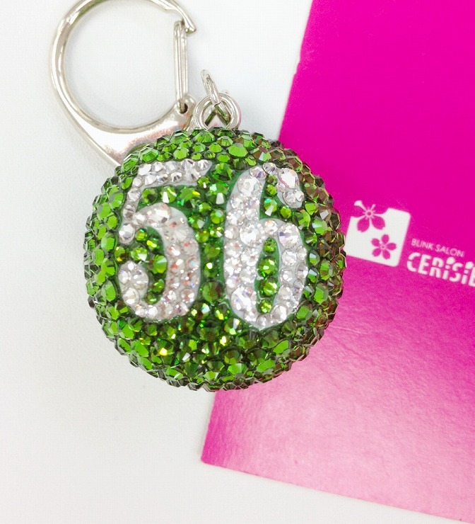 Swarovskiを贅沢に使用 キラキラでゴージャス感max バッグ スワロボール スワロフスキーを使用したデコチャーム 選べるチャームタイプのセミオーダー デコボール クリスタルボール バッグチャーム 02p05nov16 カーブティックイフ