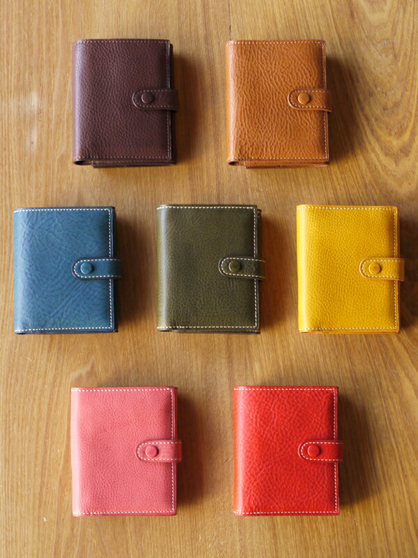 レディース財布 財布 ケース味わいある柔らかい手触りがお洒落な財布です レザー二つ折りベルト財布 ミネルバ インテリア雑貨 セシセラ