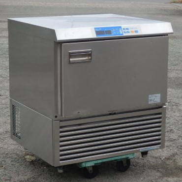 【中古】(代引不可)2015年製 ニチワ NBC-510RH-G3 ミニブラスト -40℃ W75D70H85珊 2/3 5段 100V 125kg ラピッドチラー ブラストチラー 冷蔵庫・冷凍庫-業務用冷蔵庫
