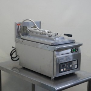 【中古】2016年製 マルゼン MAZE-4 自動注水 ギョーザ グリラー 3相200V 3kw W300D600H285(+150)mm 40kg 電気自動餃子焼器