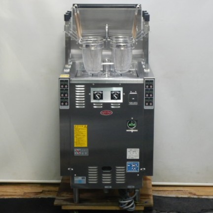 【中古】(代引不可)2022年製 サニクック UM671G LP屁っ放り 角槽 自動小銃 ゆで麺 機 6テボ W540D700H800(+380)粍 ラーメン プロパン 日本洗い濯ぎ機