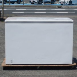 【中古】(代引不可)2010年製 サンデン 氷る ストッカー SH-500XB W1351D730H893粍 500L 100V 内寸W1200D583深753粍 凍結器 内燃機関 冷凍庫