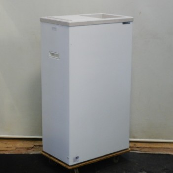 【中古】2019年製 サンデン 氷る ストッカー 46L W49D31H86珊 PF-057XF 25kg 凍結器 内燃機関 冷凍庫