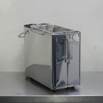 【中古】電気 フライヤー用 ステンレス 油缶 15L 用 W215D480H320mm 3.44kg オイルタンク ニチワ｜良品厨房　シティオ豊橋 11,000円