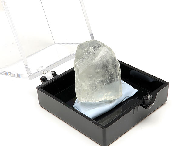 楽天市場】クンツァイト リチア輝石 結晶 原石最高級【約11.4g