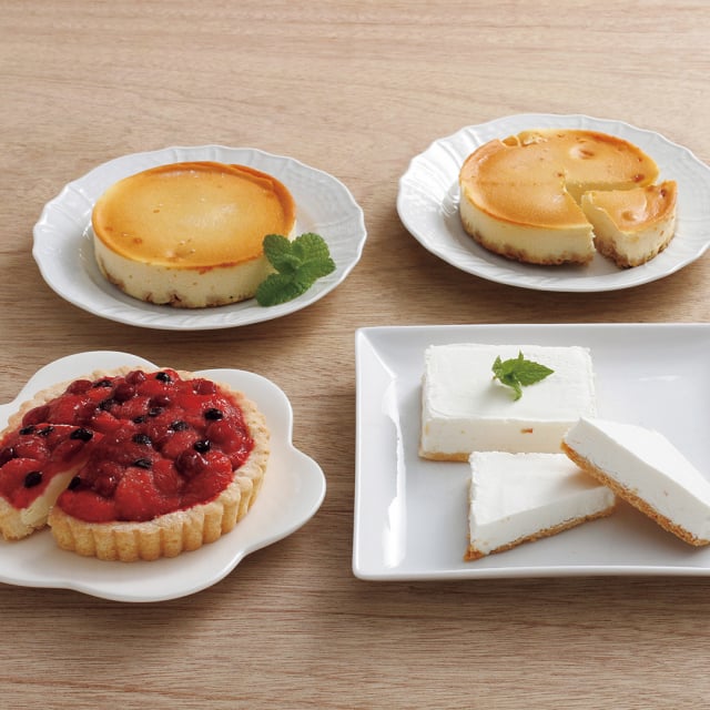 北海道３つのケーキセット / ベイクドチーズケーキ ミックスベリータルト レアチーズケーキ（オレンジピール入り）ANA デザート グルメ グルメ お取り寄せ 全日空 グルメギフト お中元 サマーギフト WinterGift summergift 送料無料
