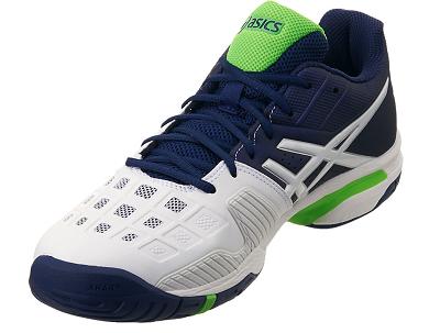 wide white tennis shoes
