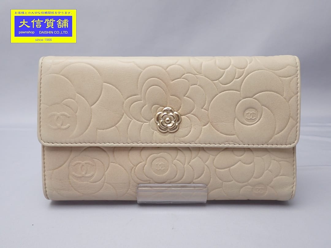 CHANEL シャネル カメリア 三つ折り長紙入れ ベージュ 子ヒツジ人はだ 中古B+【中古】【大信質舗】【一六銀行下位区分】保護すること携帯電話：A-8969