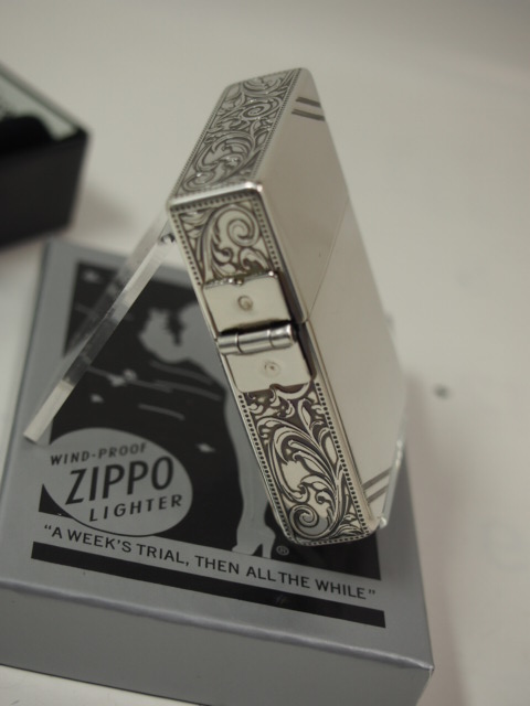 【楽天市場】ジッポーライター： Zippo 1935 レプリカ アラベスク 側面 3面唐草 彫刻 【 シルバー 銀古美 】 3バレル 外ヒンジ