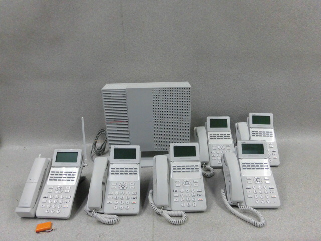【中古】N1S-ME (据え置き付き添い人) \u003cBR\u003e+ A1-(18)STEL-(2)(W)×5 \u003cBR\u003e+ A1-(24)CCLSTEL-(1)(W) \u003cBR\u003eNTT αN1 主とり備える(下部組織入) \u003cBR\u003e+ 電話×5 + コードレス 電話書き割り\u003cBR\u003e【商行為電話機 御勤め用 電話 本体】