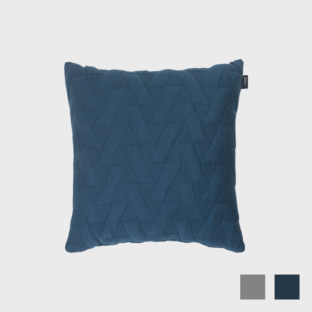 【LINEおともだち追加でｸｰﾎﾟﾝ】クッション 北欧 / アーキテクトメイド ARCHITECTMADE / フィンユール Finn Juhl / Pattern Throw クッション 50×50cm / 織田憲嗣 織田コレクション おしゃれ 高級 26,813円