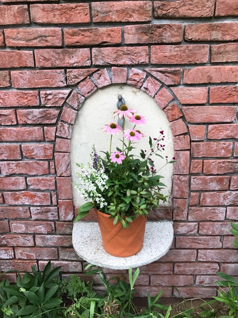 楽天市場 丈夫で長持ち 植木鉢 陶器 ハーブのかおり 赤焼 6号 サイズ 18cm 三河焼 陶器鉢 深型 おしゃれ レンガ色 テラコッタ 高級感 日本製 プランター 園芸資材 ガーデニング 大型 小型 室内 屋内 屋外 日本製 かわいい 園芸用品 植木鉢 メダカ鉢 七輪のどっちゃん