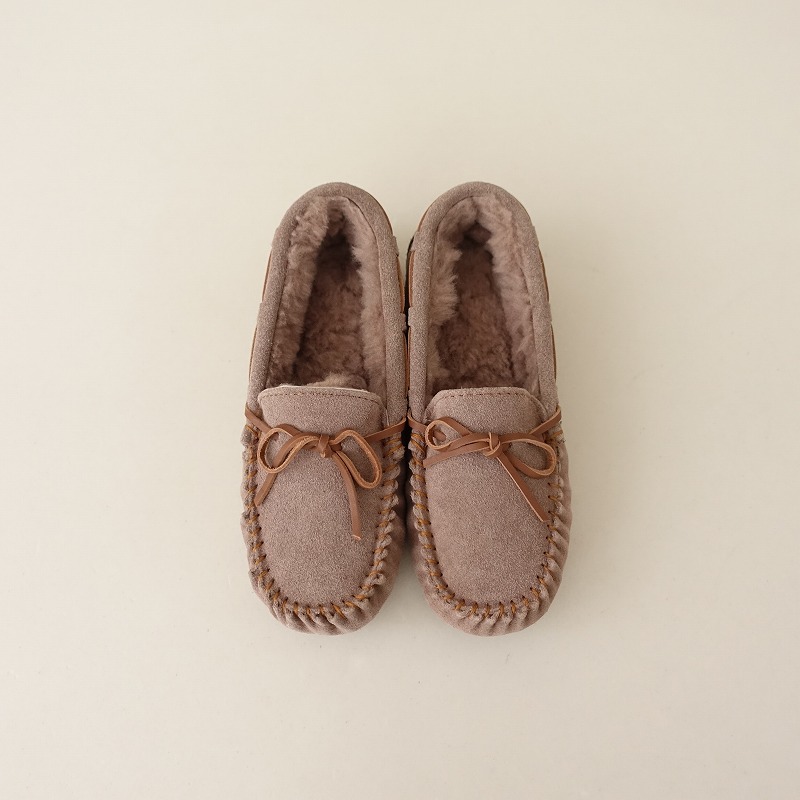 【美品/定価1.6万】エミュー emu ムートンモカシン AMITY Frost W6/23 W6 【中古】【81K42】 8,018円