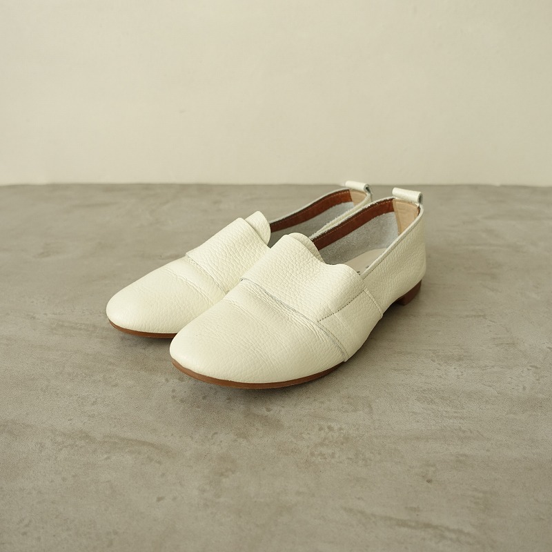 楽天市場】キュー que plain/プレーン レザースリッポンシューズ L