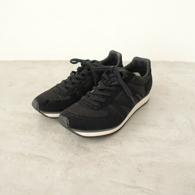 【通貨価値2万】ミズノ×マーガレットハウエル MIZUNO×MARGARET HOWELL MIZUNO MR1 スニーカー US5.5/UK4.5/EU37/BRA35/JP23.5/23  US5.5/UK4.5/EU37/BRA35/JP23.5 【中古】【92C62】