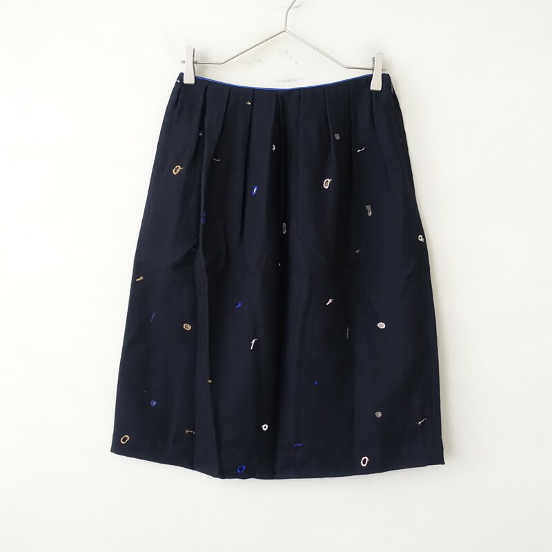ミナペルホネン mina perhonen sunny hole カットワーク刺しゅうタックスカート 38 【中古】【40D62】
