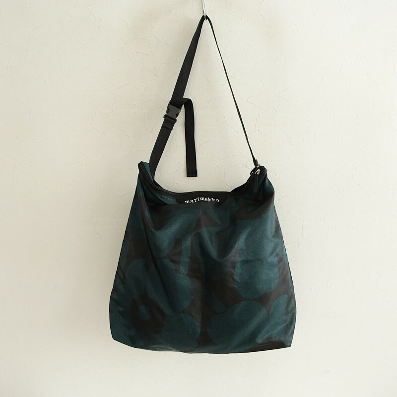 【定価1.9万】マリメッコ marimekko Neat Crossbody Unikko L ショルダーバッグ 【中古】【11D62】