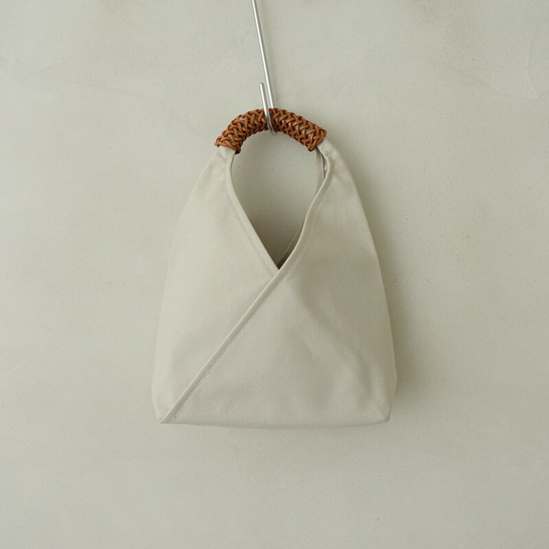 【通貨価値2.2万】カマロアン KAMARO’AN WOVEN TRIANGLE BAG   【中古】【70F62】