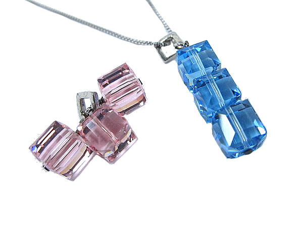タテオシアン●キューブ ネックレス ピンク＆ブルー Tateossian　【美品】【中古】【送料無料】