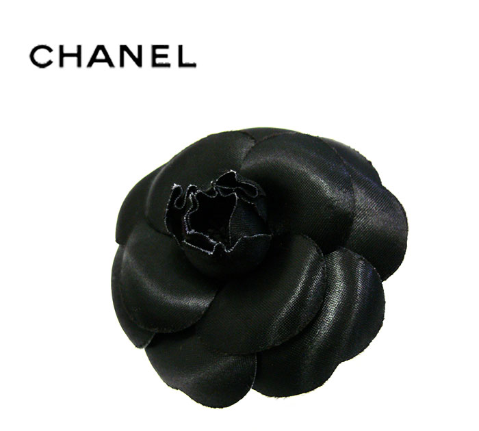 人気のクリスマスアイテムがいっぱい! ブラック 黒 エナメル コサージュ カメリア シャネル 送料無料 CHANEL ブラック 黒 エナメル コサージュ カメリア シャネル - レディースアクセサリー
