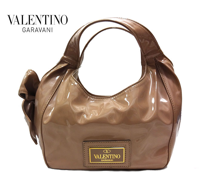 【楽天市場】 【VALENTINO GARAVANI】ヴァレンティノ・ガラヴァーニ エナメル リボンモチーフ付きトートバッグ ベージュ 鞄