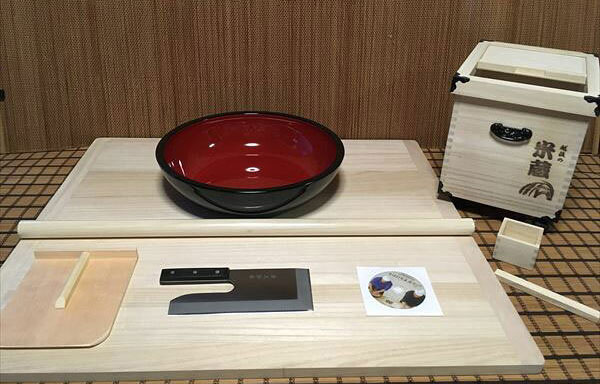 42センチこね鉢L判蕎麦打ち道具　高級総桐の米びつ（米蔵焼印）コラボセット kteto41 オフィス木村it21
