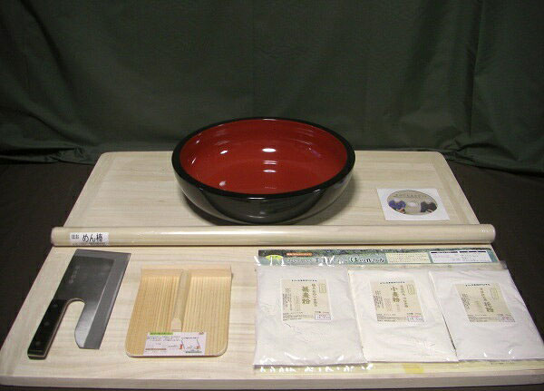そば打ち道具一式　Ｍ判　蕎麦粉セット(極上石臼一本挽き)【smtb-tk】 オフィス木村it21