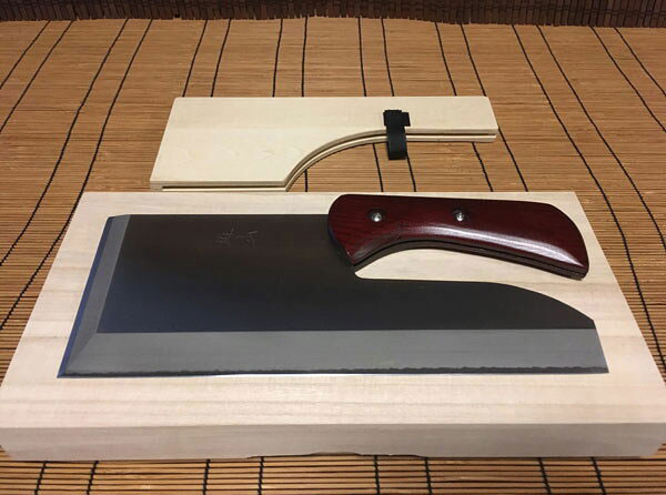 (左用)麺切り包丁：【雄山舞鷹】ステンレス30cm　ワイン曲がり柄 さや・包丁桐箱付属 ym2