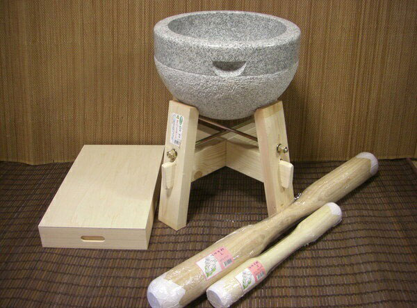 餅餅つき御先棒 三升用臼 木台・うさぎ杵Ｌ１本・Ｓ１本・餅箱書き割り 事務室木村it21