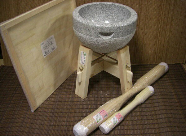 餅つき道具　三升用臼　木台・うさぎ杵Ｌ１本 ・Ｓ１本・三升用のし板セット オフィス木村it21 60,935円