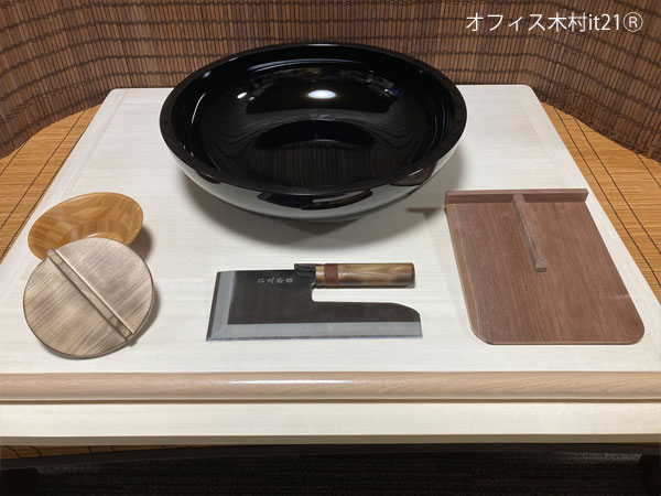 左ぎっちょ用 まっ黒割り増し金L2：左用炙柄27ごはん炊き・黒48こね鉢・黒駒板・くるみ打ち棒・炙蓋ﾐﾆ打ち粉椀・麺台L（目の前打ち書き割り）事務室木村it21 pb2h