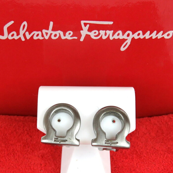 【中古】Salvatore Ferragamo サルヴァトーレ・フェラガモ ガンチーニ クリップ イヤリング シルバーカラー イタリア製 保存袋・外箱付【送料無料】