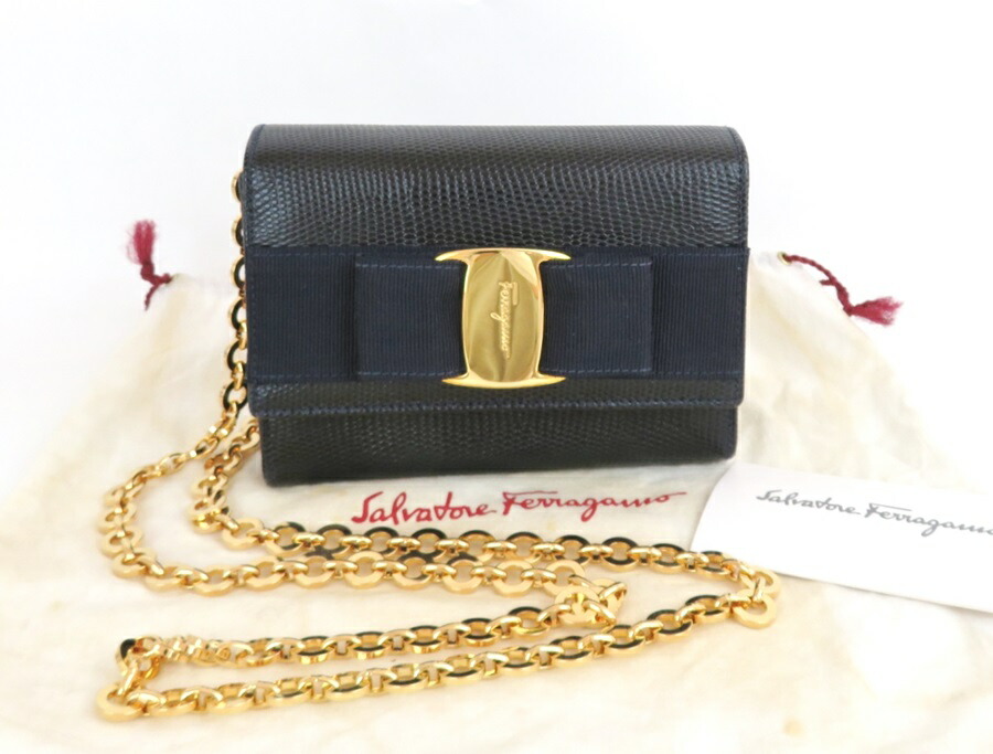 サルバトーレフェラガモ　ブラックレザーショルダーバッグ re-sal-sh-w-00096.jpg