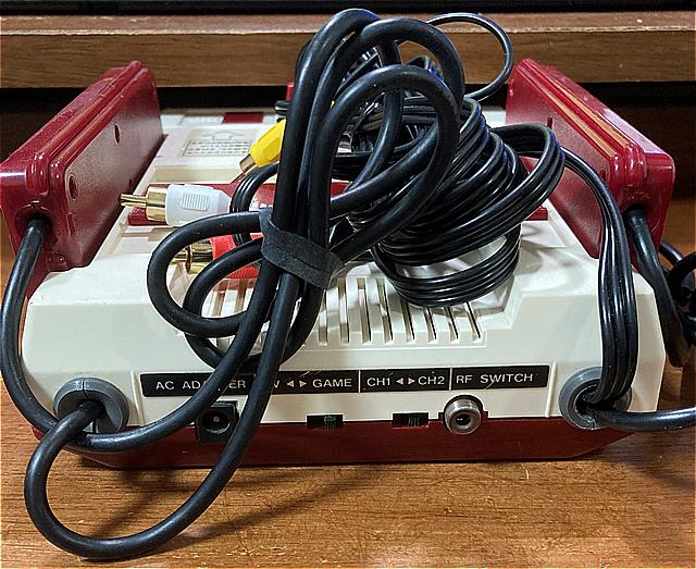 中古 初代 ファミコン本体 赤白ファミコン本体 Av仕樣進歩本体 任天僧堂 良品 クォンティティ減軽 0517b Cannes Encheres Com