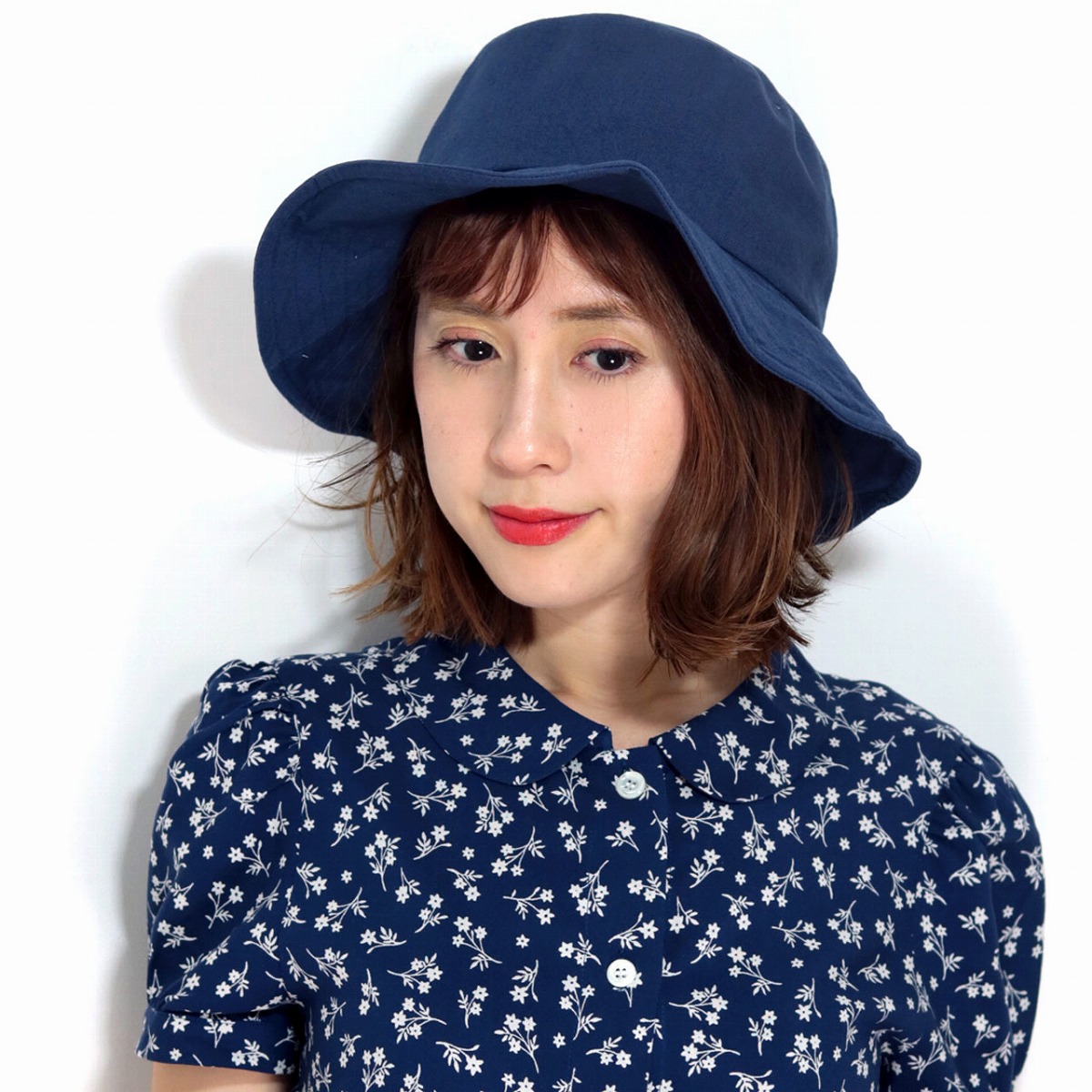 輝く高品質な ラコステ レディース ハット 日よけ Lacoste 帽子 サハリハット 日焼け防止 セーラーハット 紫外線対策 レディースハット ワニ ブランド 紺 ネイビー Bucket Hat 夏用 日差し対策 帽子 送料無料 母の日 プレゼント ラッピング 誕生日 ギフト包装 高い