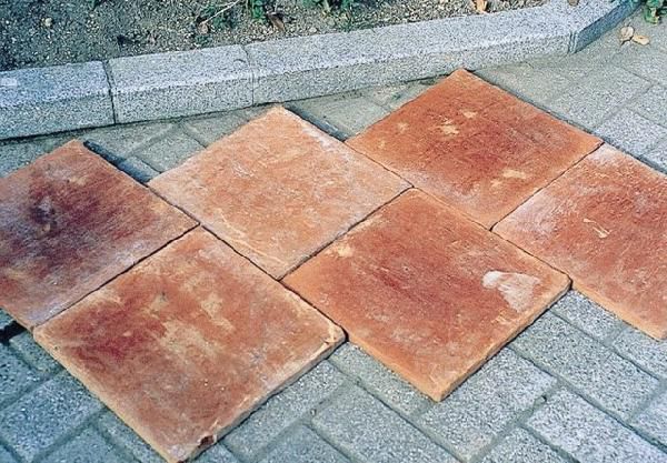 楽天市場 床材 敷きタイル テラコッタ 素焼き床用テラコッタタイル3030 外壁 外構工事 エストアガーデン