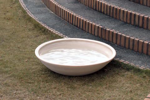 【10%OFF！百貨店SALE特価】 水鉢 水鉢 信楽焼大型水鉢自然的つや消し釉 Ｌ大きさ 庭園グッズ 水遣り 水やり 水生草木の育みそだてるに
