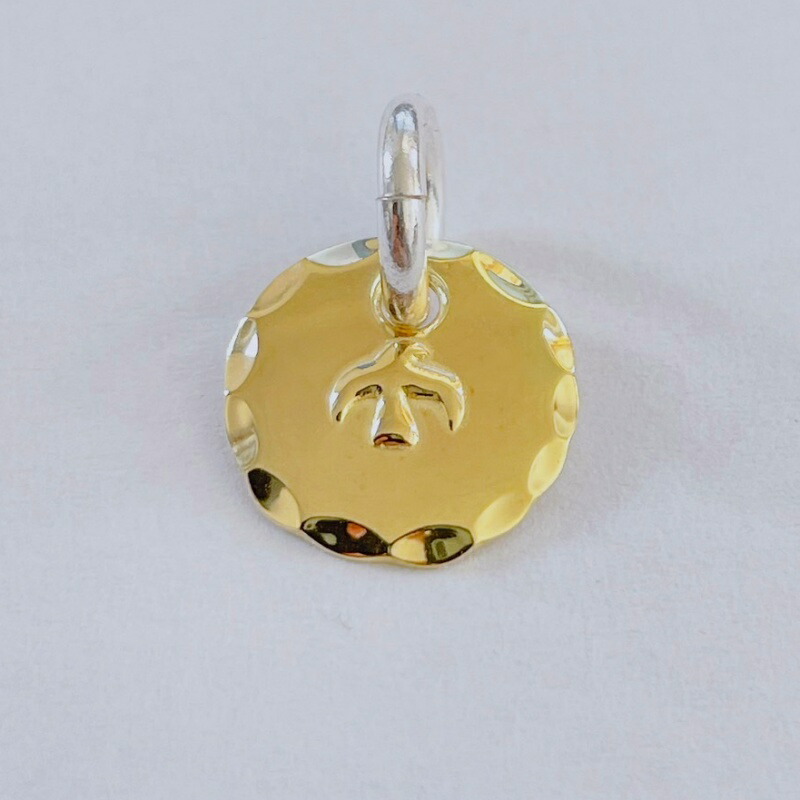 美品 ファッションボニータ製 k18 金爪金メタル平打ちブレス Mサイズ 美品 ファッションボニータ製 k18 金爪金メタル平打ちブレス M