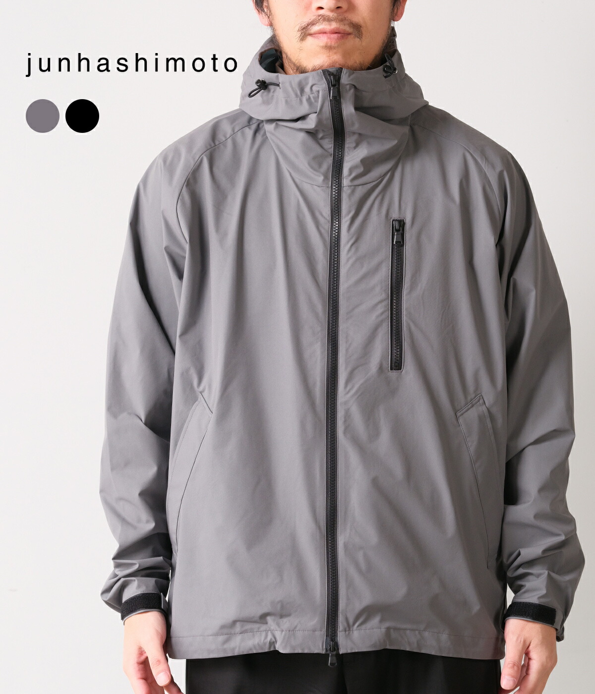 【junhashimoto｜ジュンハシモト】ユーティリティジップアップフーディー UTILITY ZIP UP HOODIE ブラック ライトグレー ポリエステル スポーティー 軽量 30代 40代 メンズ フードブルゾン アクティブウェア アウトドア対応 撥水【1042610031】