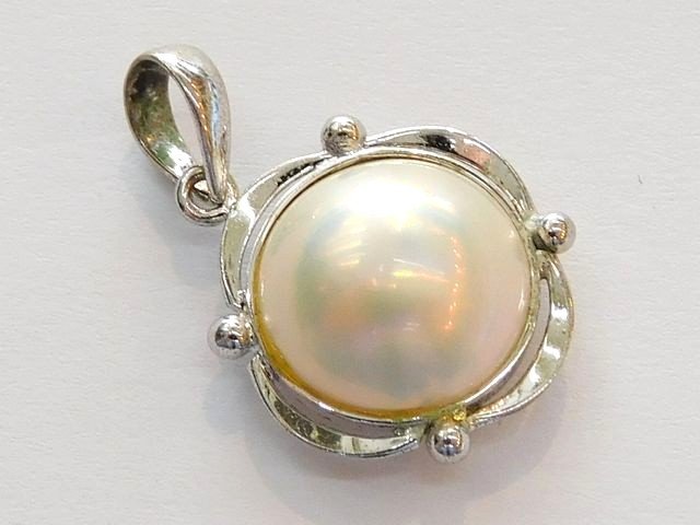 K18Pt.特大マベパール ダイヤペンダント 楽天市場】21mmマベ真珠&ダイヤモンドK18WGペンダントトップ