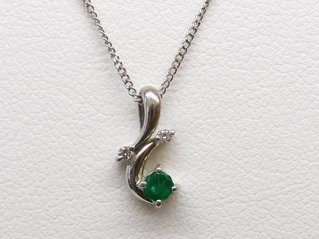 ヴァンドーム青山 VENDOME ■ ネックレス Pt850/900 プラチナ エメラルド ダイヤ 2.3g レディース □8E8F○|ブランドショップ フォーサイト