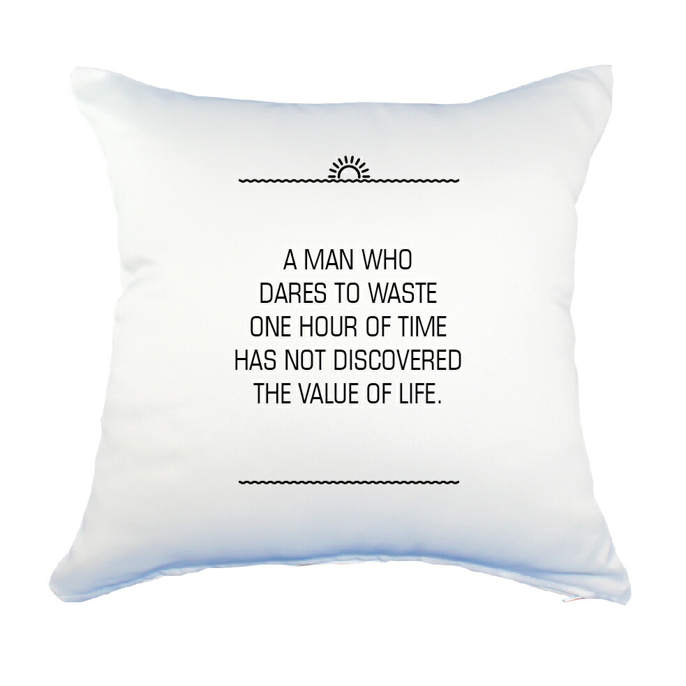 楽天市場 英語 名言 グッズ クッション Lサイズ A Man Who Dares To Waste 199 サンライズ 45 45cm オリジナル おすすめ かっこいい 部活 引退 スポーツ 腰痛対策に オリジナルグッズ専門店ファンクリ