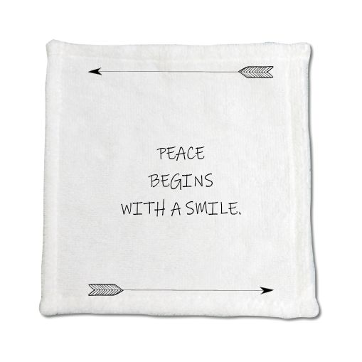 楽天市場 英語 名言 グッズ ハンドタオル Peace Begins With A Smile 1 アロー 0mm 0mm オリジナル おすすめ かっこいい 父の日 オリジナルグッズ専門店ファンクリ