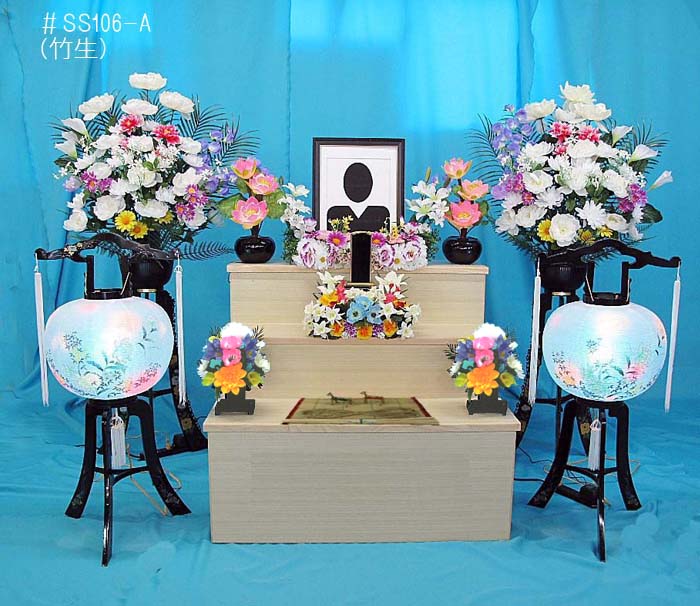 【月間優良ショップ獲得】おすすめ お盆飾り木製プリント三段セット(竹生)#SS106-A 推奨ご奉仕特価 (代引き不可商品)【セット内容】木製プリント三段・盛花2号・提灯・ルミネス蓮華・写真台・位牌台・まこもセット・かのこ盛花 おすすめ