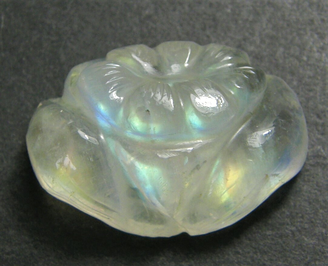 天然石 レインボームーンストーン16.17ct彫刻品｜Gems　支店
