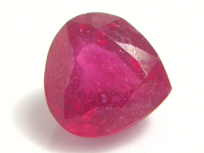 天然石　ルビー２．９５ｃｔ　「処理石」
