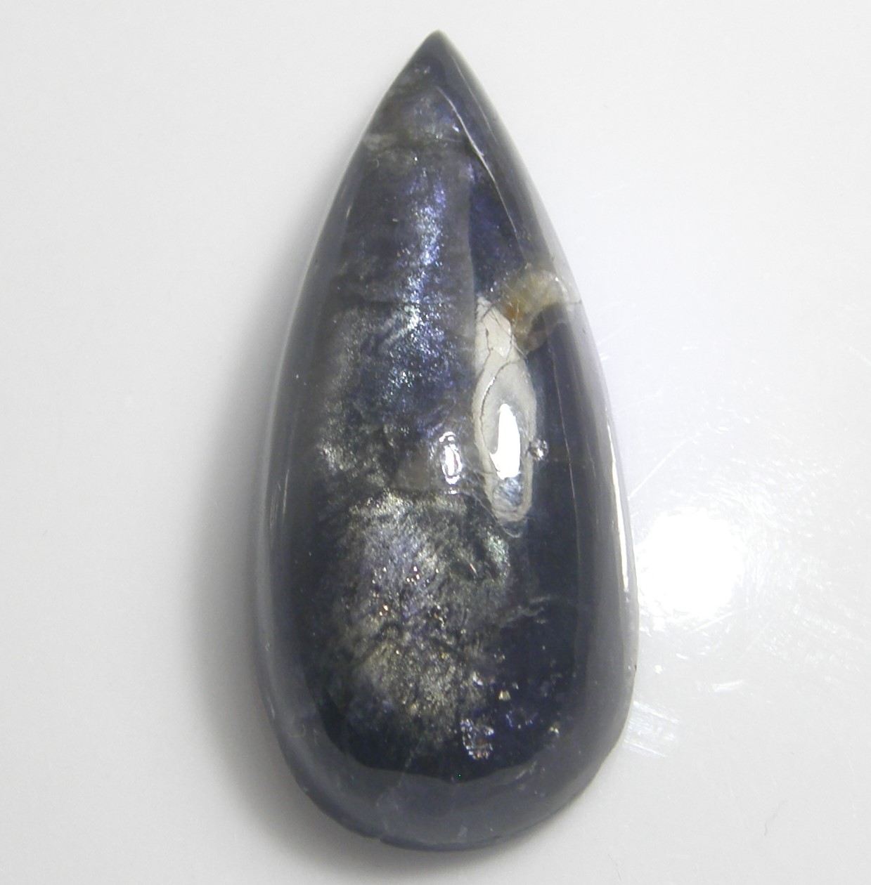 天然石　シーンキャッツ・アイオライト２７．４２ｃｔ｜Gems　支店