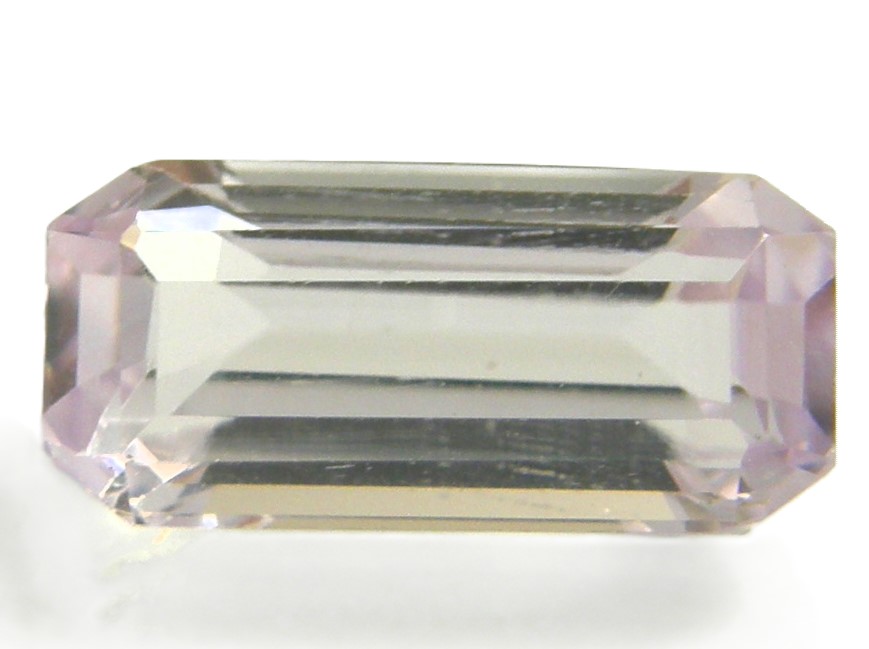 天然　クンツァイト２．１１ｃｔ 8,880円